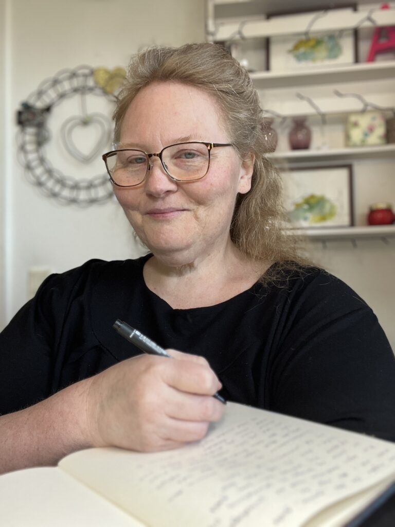 Pia Lihme skriver i notesbog